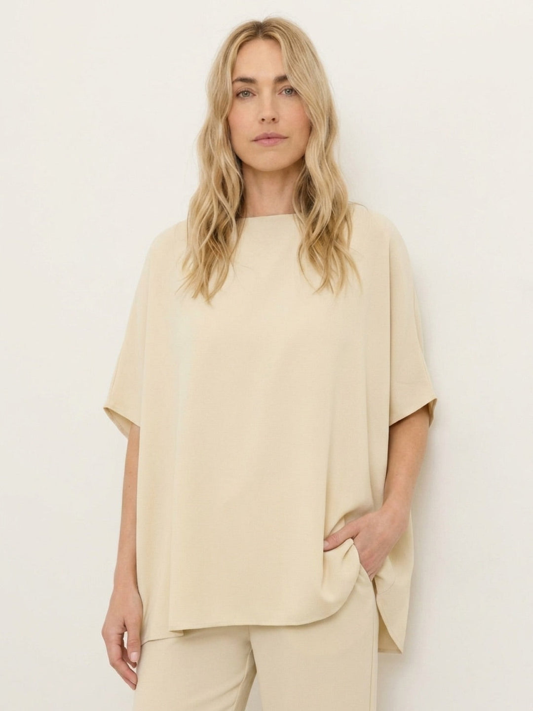 Cotton-Blend Capelet Lounge Set beige image 4 