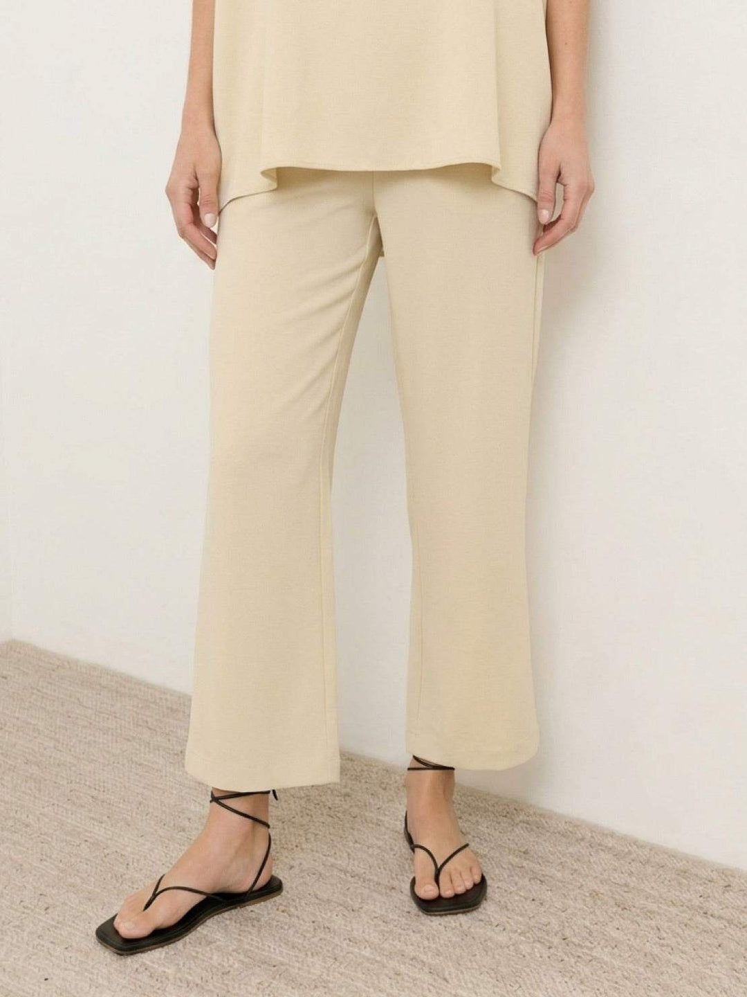 Cotton-Blend Capelet Lounge Set beige image 5 
