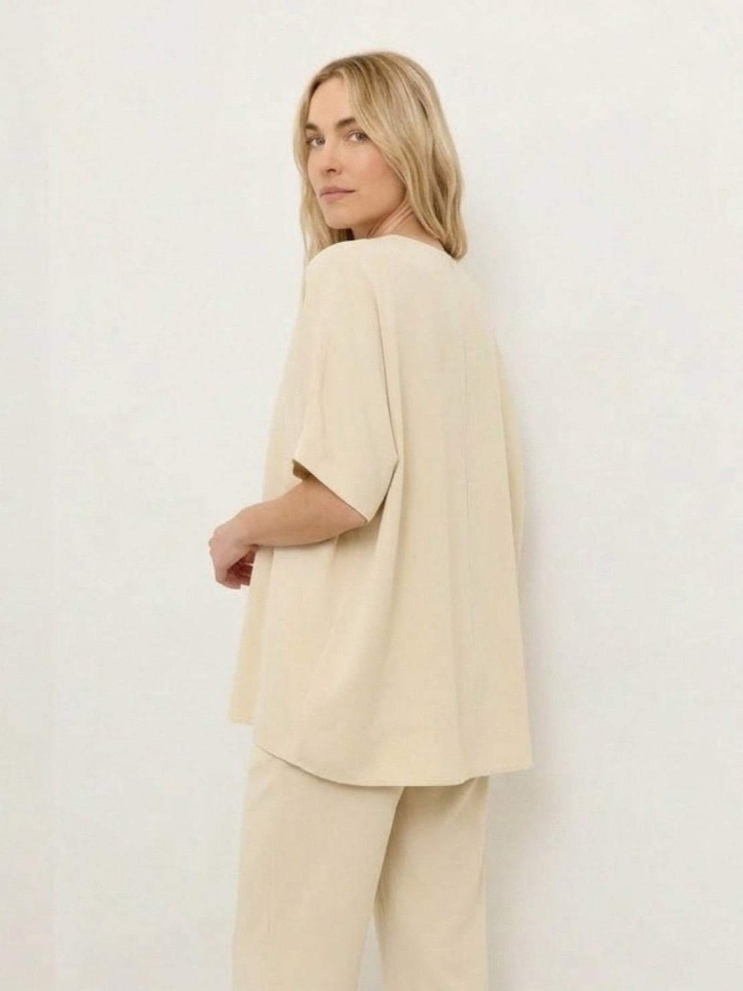Cotton-Blend Capelet Lounge Set beige image 3 