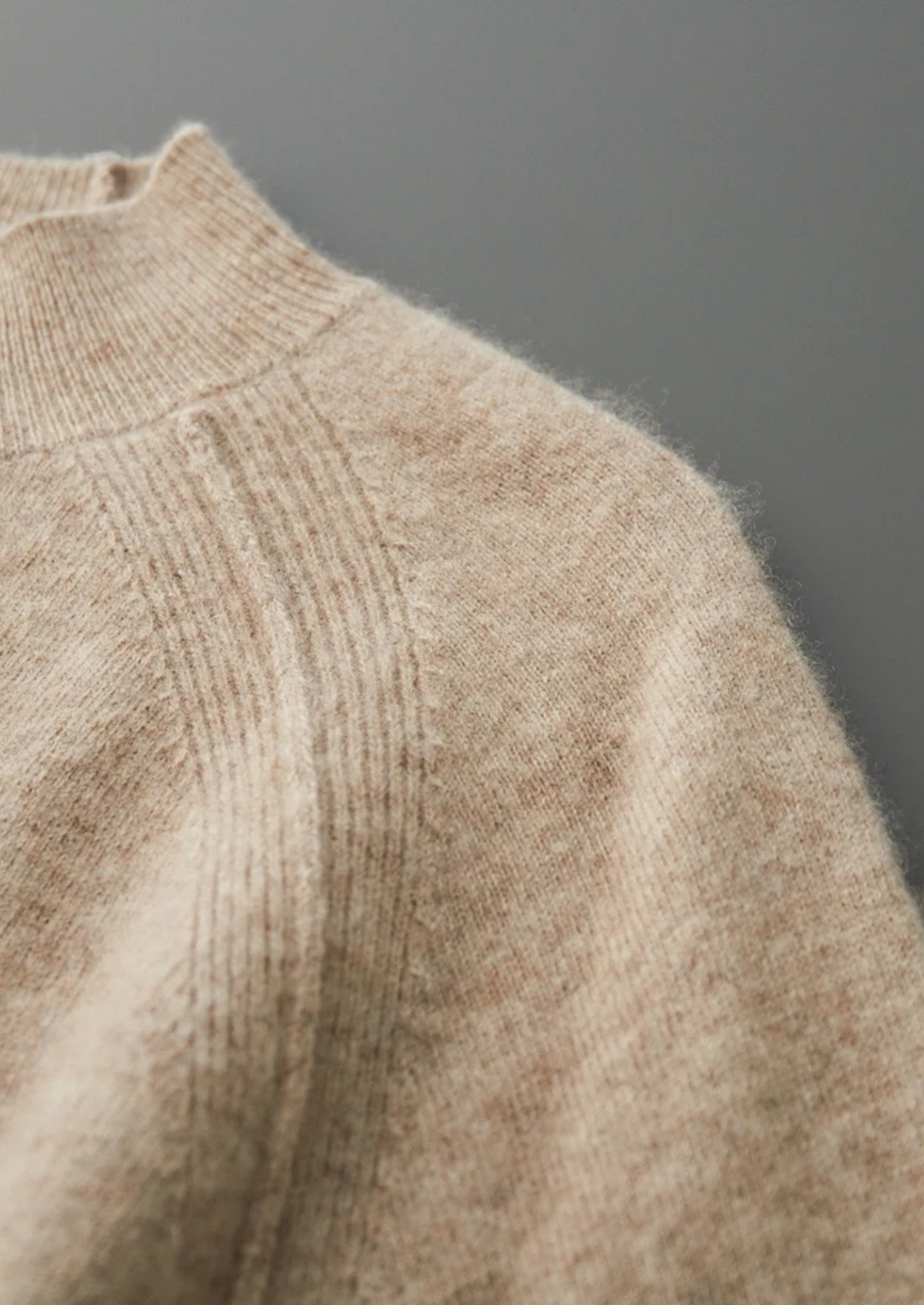 Pure Merino Raglan Mockneck sand image 2 #color_sand