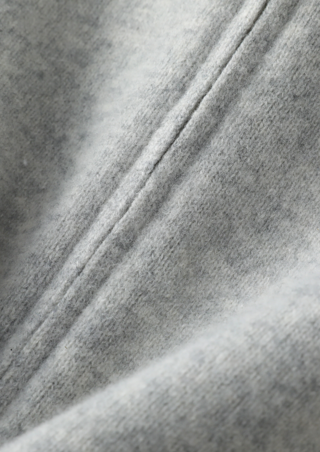 Pure Extra-Fine Merino Wool Luzzo Set light gray image 6 #color_light-gray