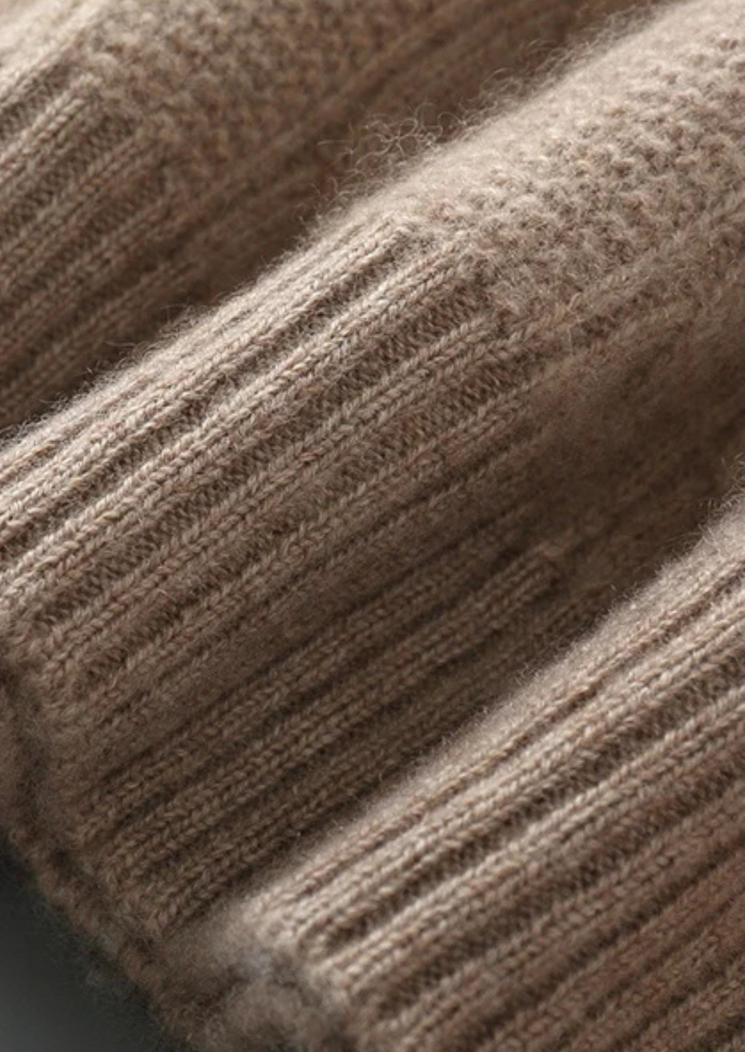 Pure Merino Cable Crewneck beige image 6 #color_beige