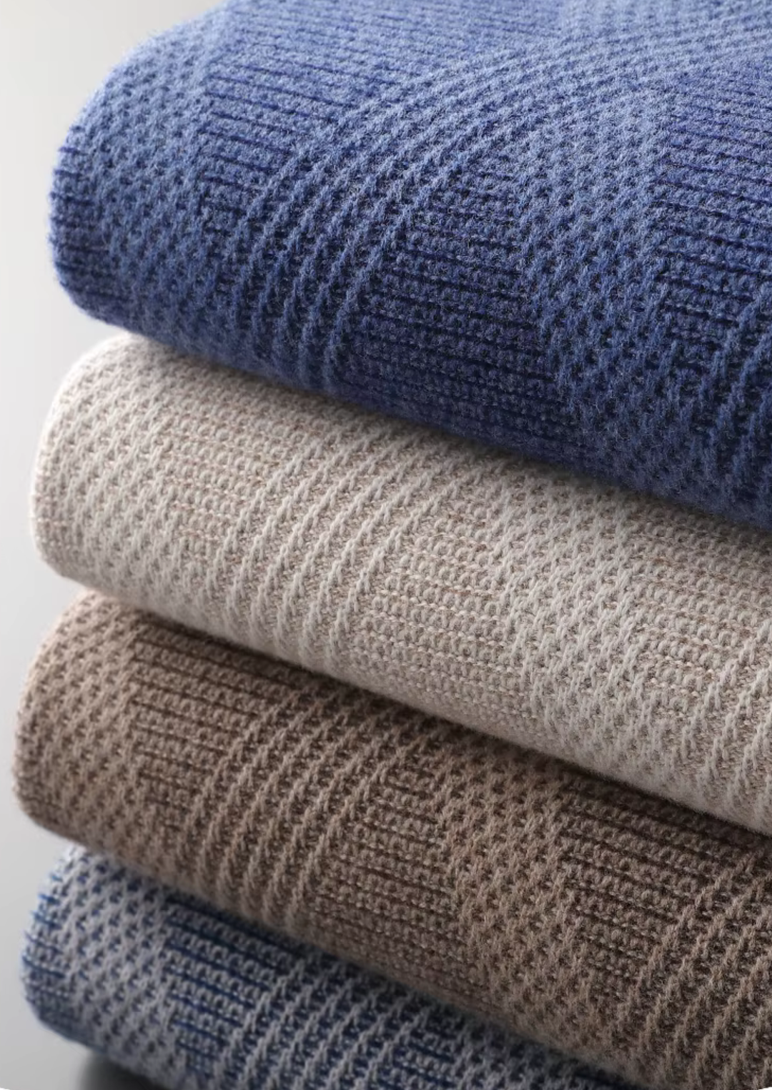 Pure Merino Two-Tone Patterned Mockneck dark mocha image 2 #color_dark-mocha