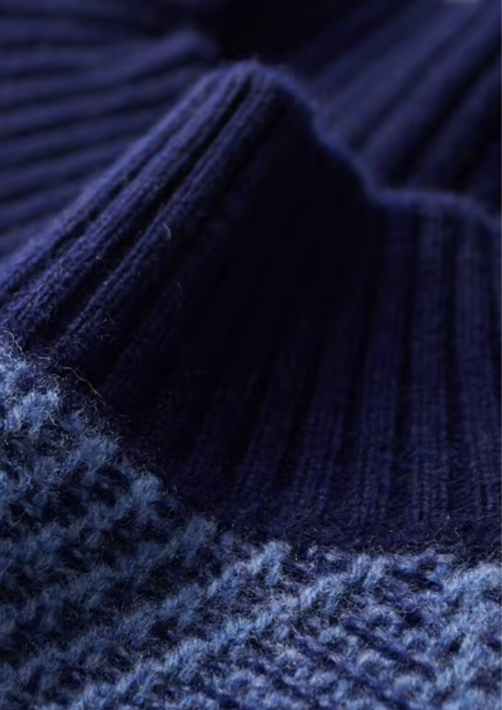 Pure Merino Two-Tone Patterned Mockneck navy blue image 5 #color_navy-blue