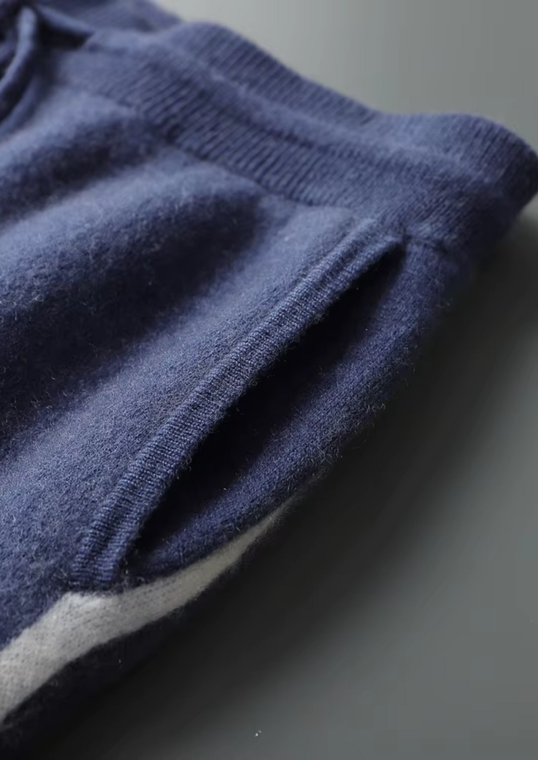 Premium Cashmere Milano Leisure Set navy blue image 7 #color_navy-blue