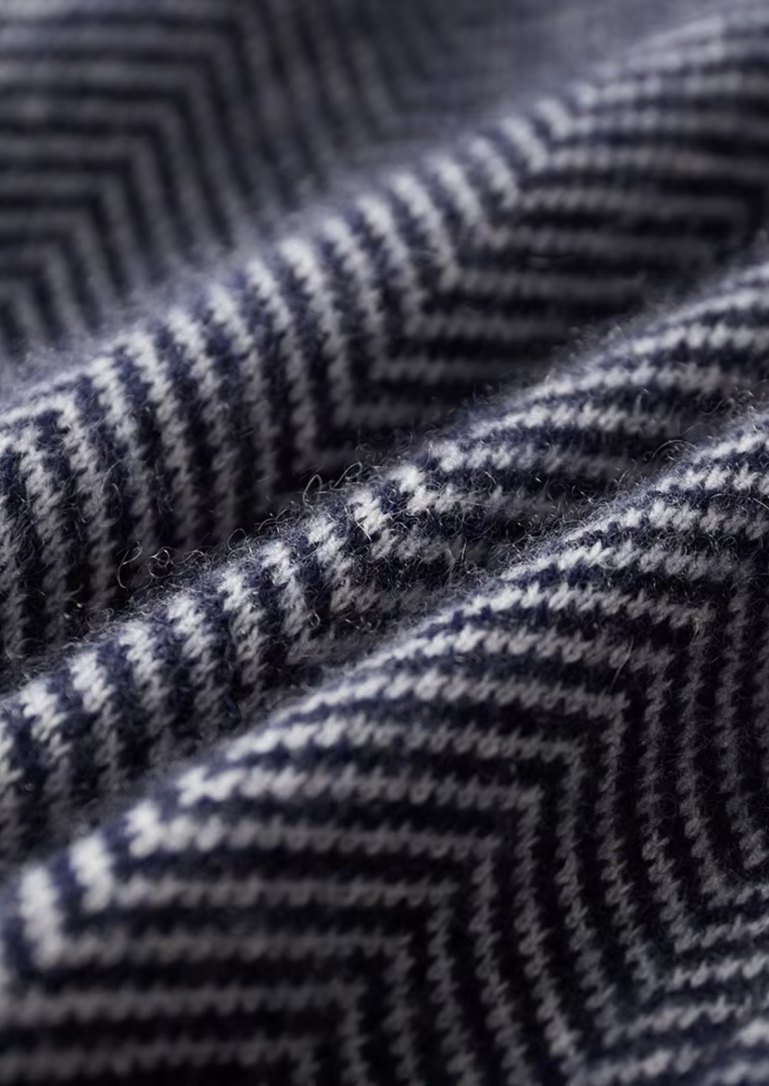 Pure Extra-Fine Merino Wool Herringbone Set navy blue image 4 #color_navy-blue