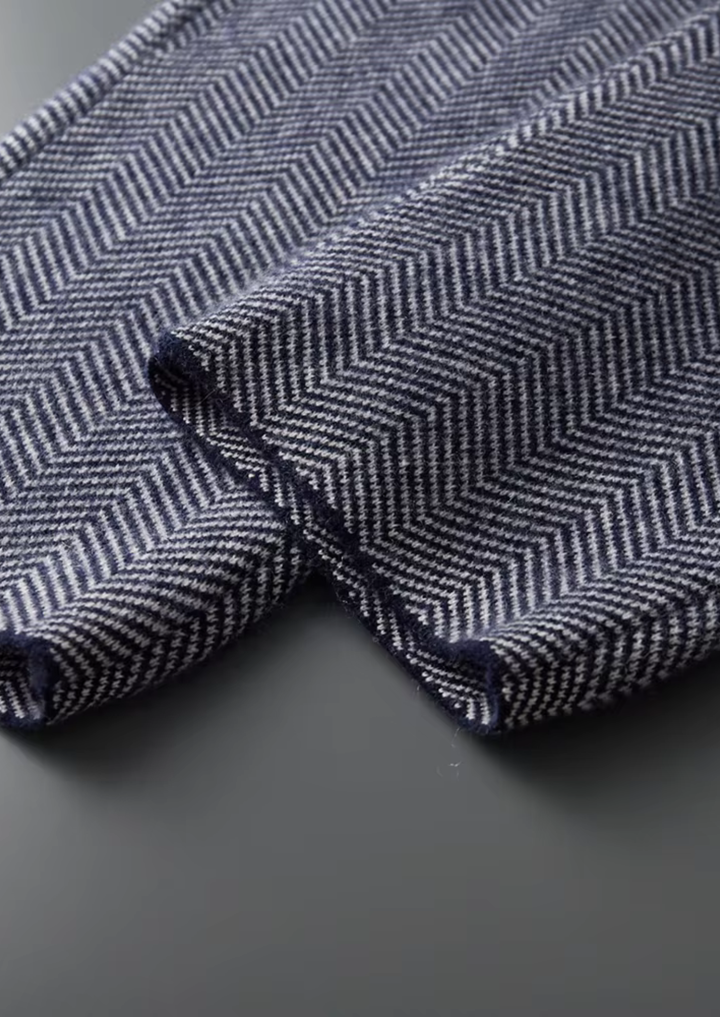 Pure Extra-Fine Merino Wool Herringbone Set navy blue image 3 #color_navy-blue