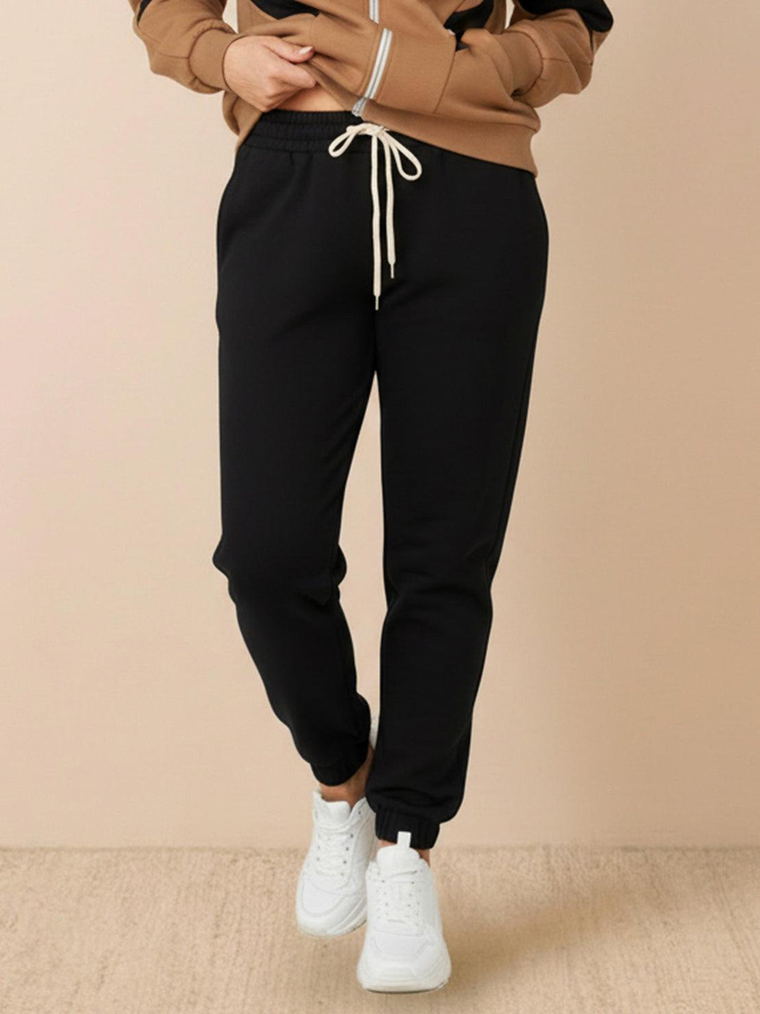 Colorblock Comfort Tracksuit brown black image 5 