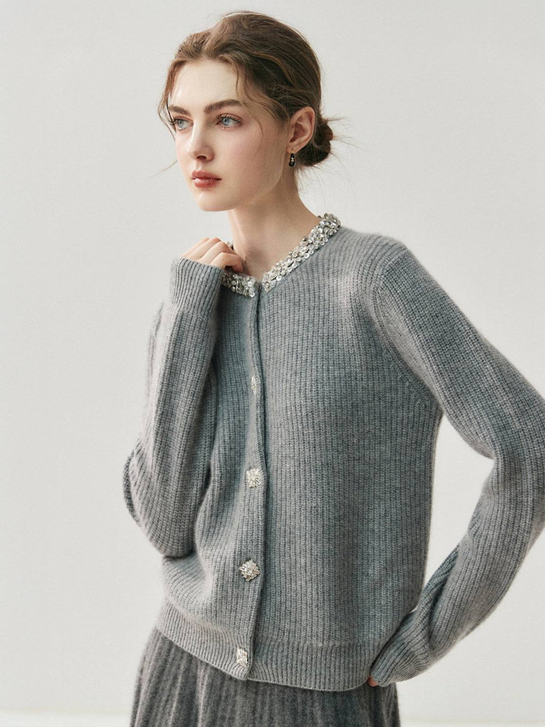 100% Alashan Cashmere Diamond-Collar Cardigan gray image 2 