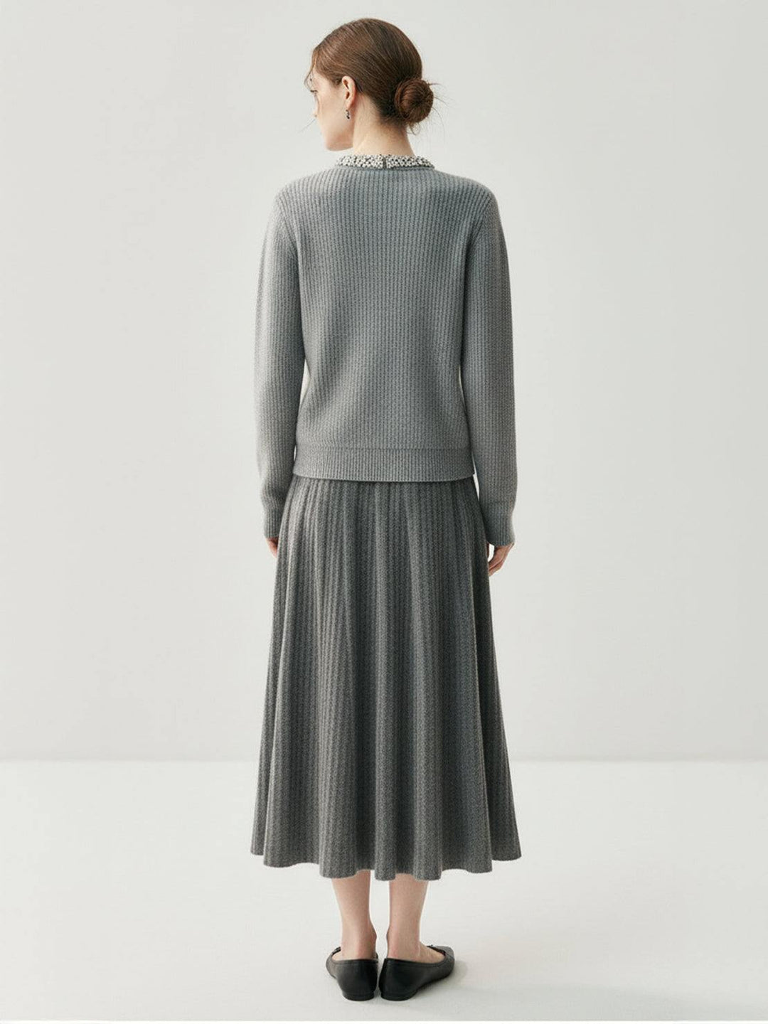 100% Alashan Cashmere Diamond-Collar Cardigan gray image 3 