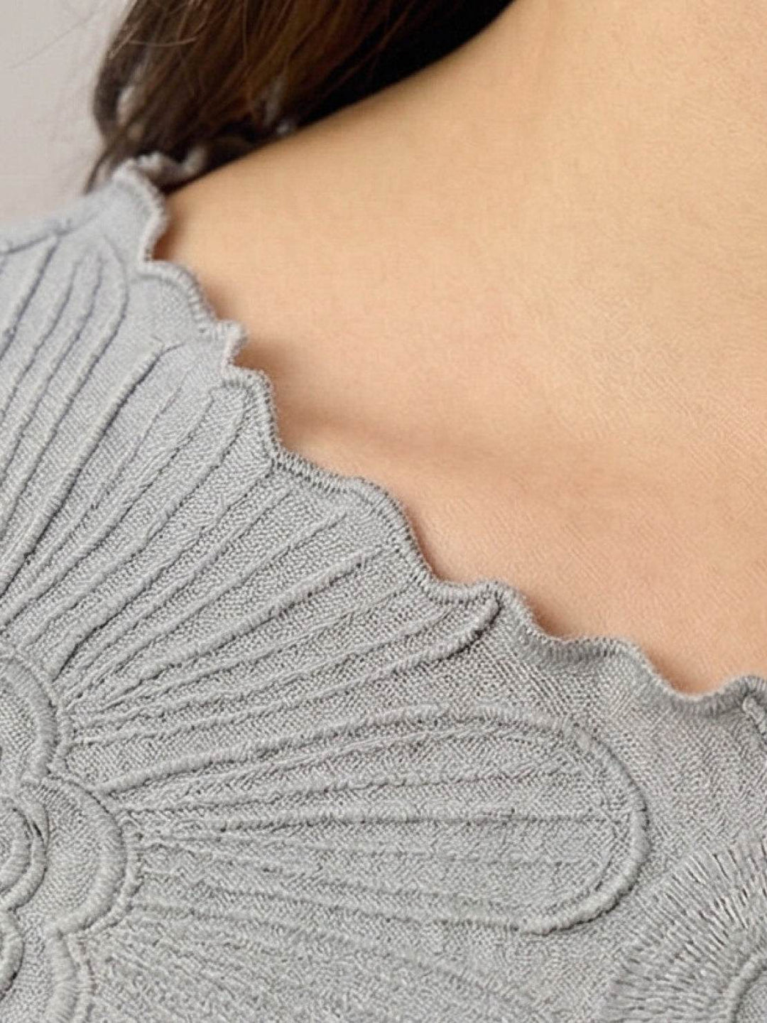 Floral Jacquard Pleated Top light gray image 5 