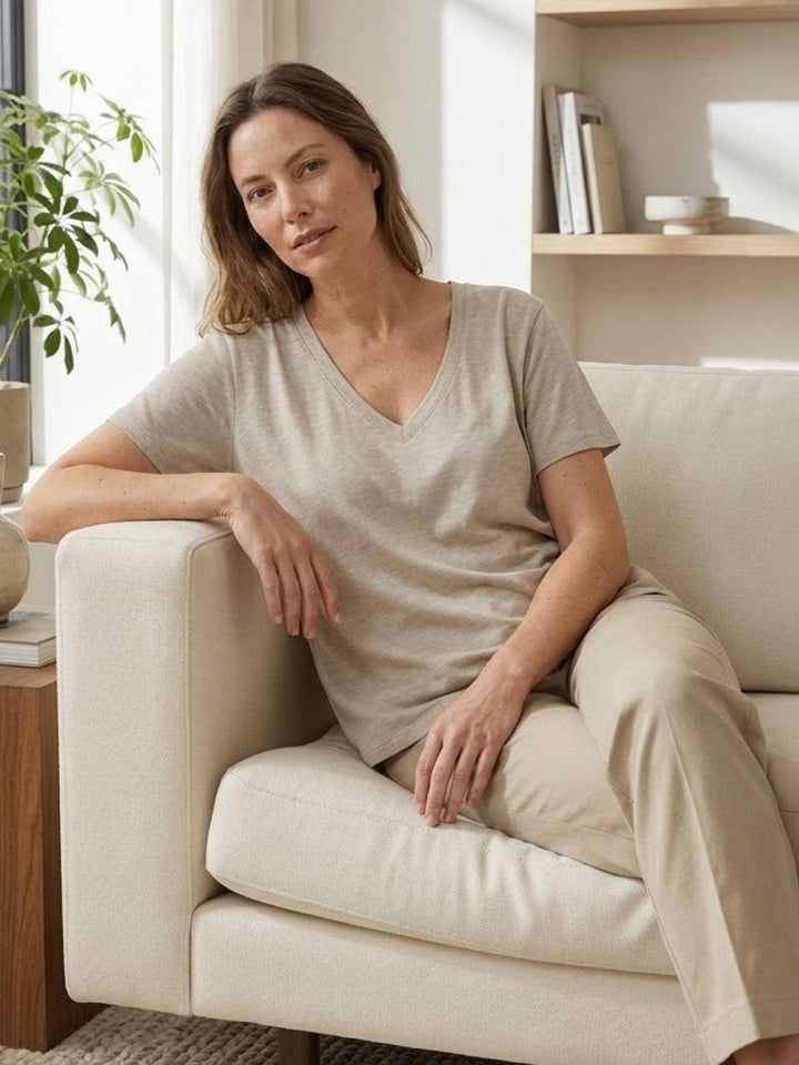 Linen-Bamboo V-Neck Tee light gray image 2 