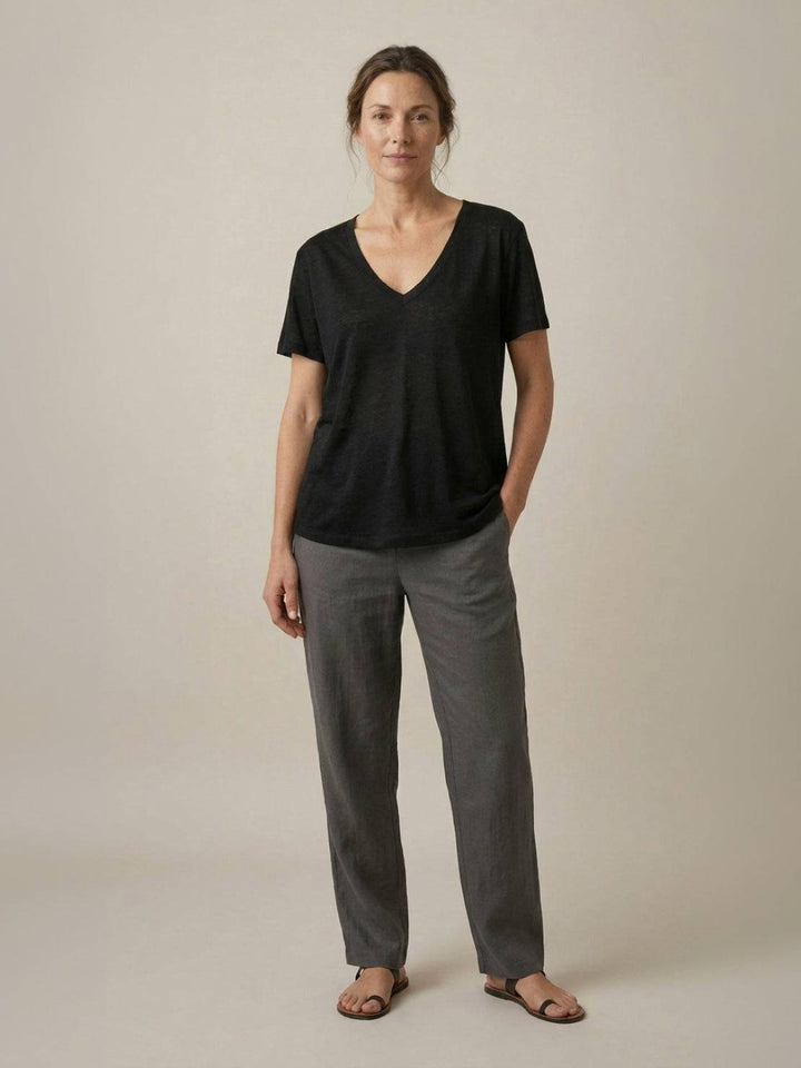 Linen-Bamboo V-Neck Tee black image 4 