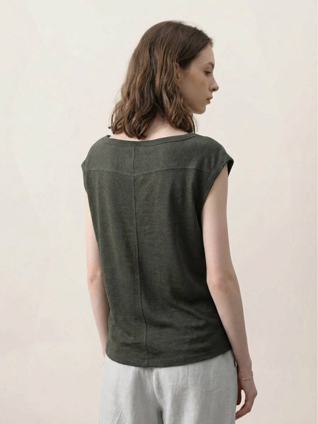 100% Linen Wide Neck Vest dark gray image 3 