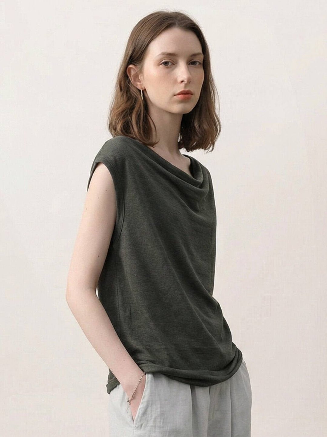 100% Linen Wide Neck Vest dark gray image 4 