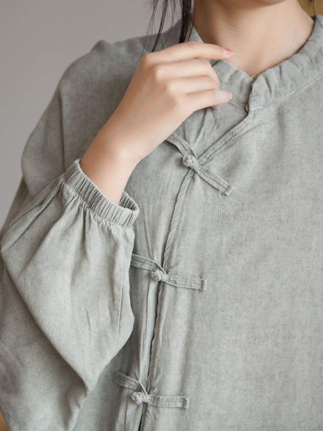Oversized Linen-Cotton Tang Knot Blouse light gray image 6 