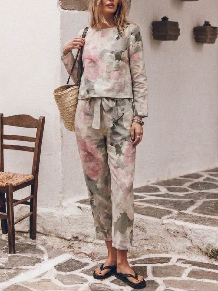 Cotton-Linen Monochrome Capsule pastel floral image 1 
