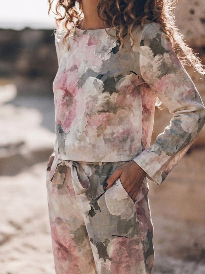 Cotton-Linen Monochrome Capsule pastel floral image 7 