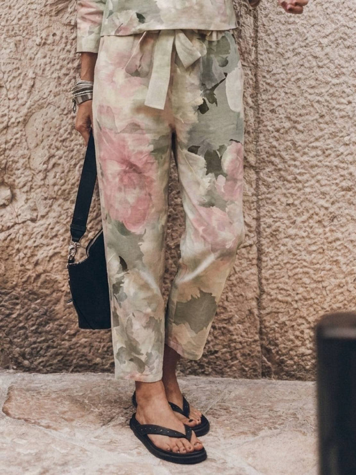 Cotton-Linen Monochrome Capsule pastel floral image 9 