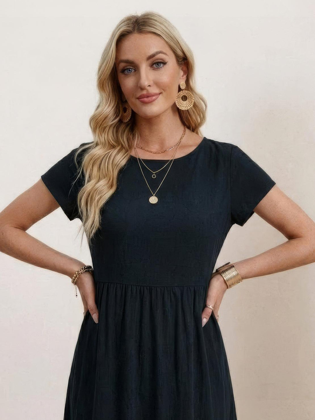 Capped-sleeve, Voluminous Pleated Midi Dress black image 3 