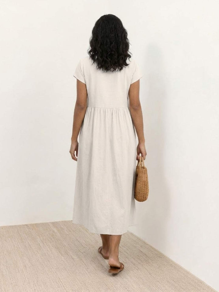 Capped-sleeve, Voluminous Pleated Midi Dress white image 4 