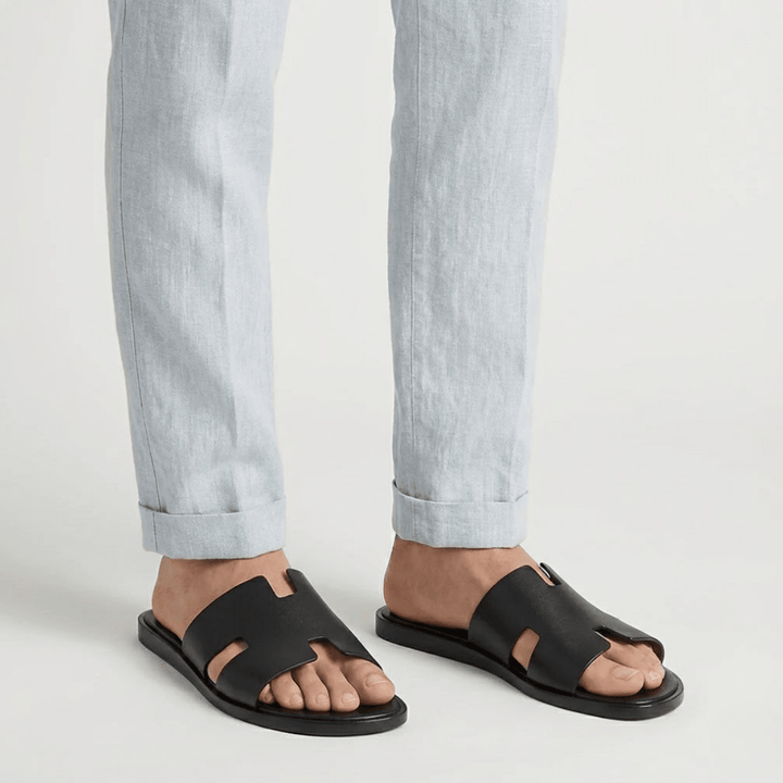 CLASSIC LEATHER CROSS-STRAP SANDALS