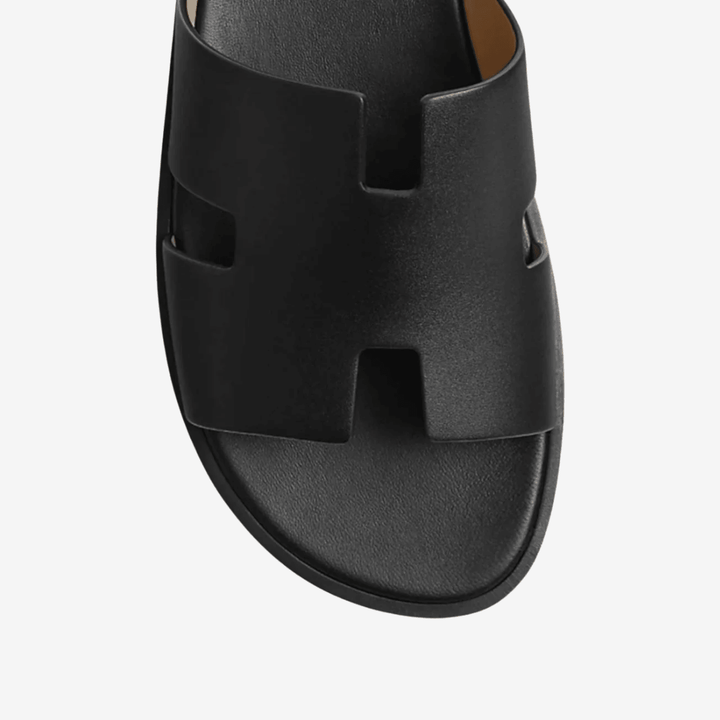 CLASSIC LEATHER CROSS-STRAP SANDALS