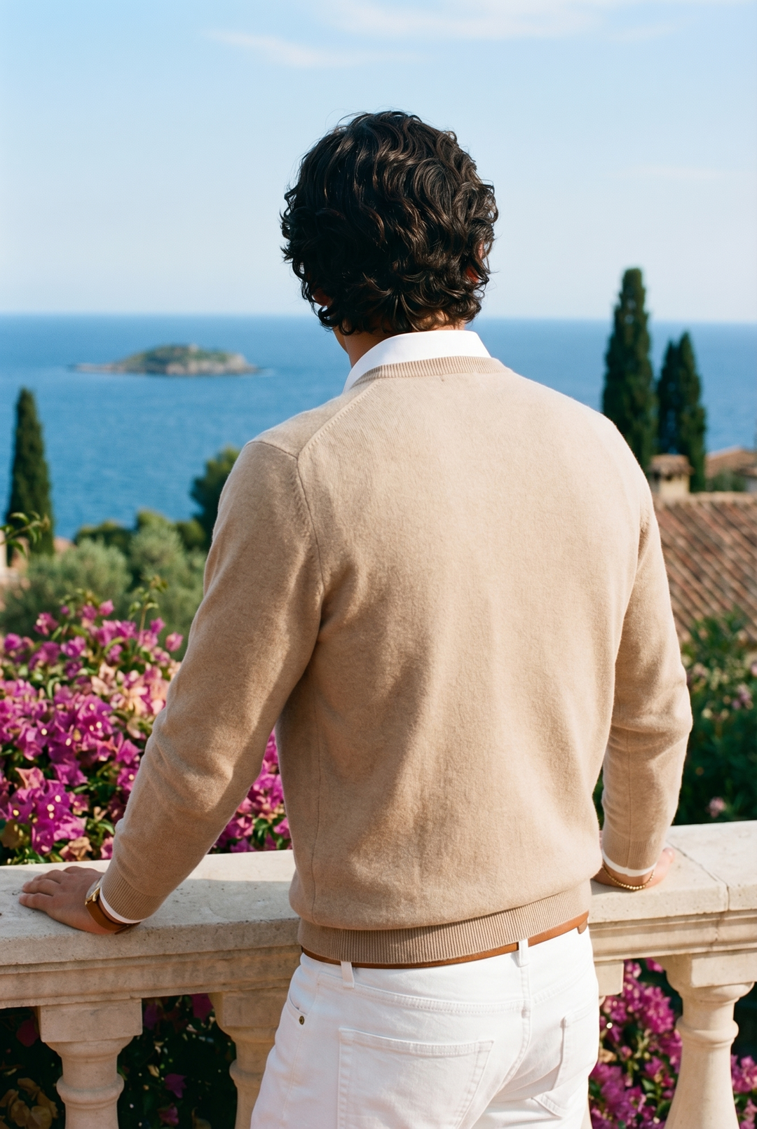 100% Cashmere Classic Roundneck Sweater