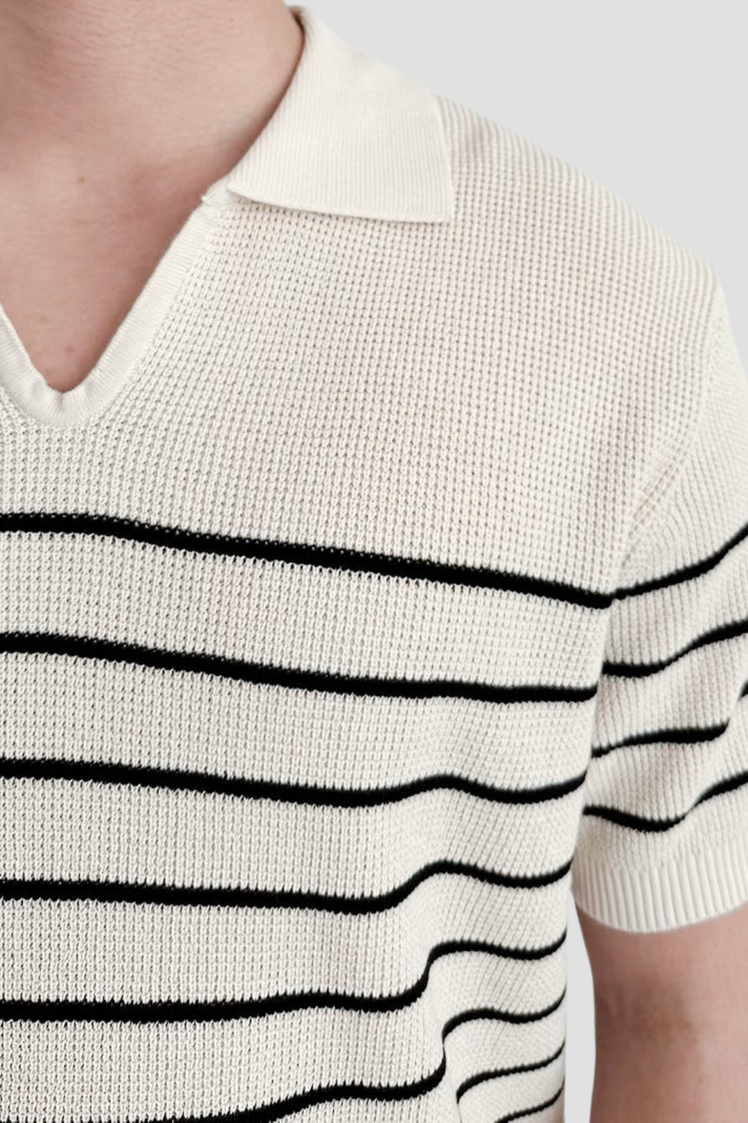 LINEAR KNIT OPEN-COLLAR POLO
