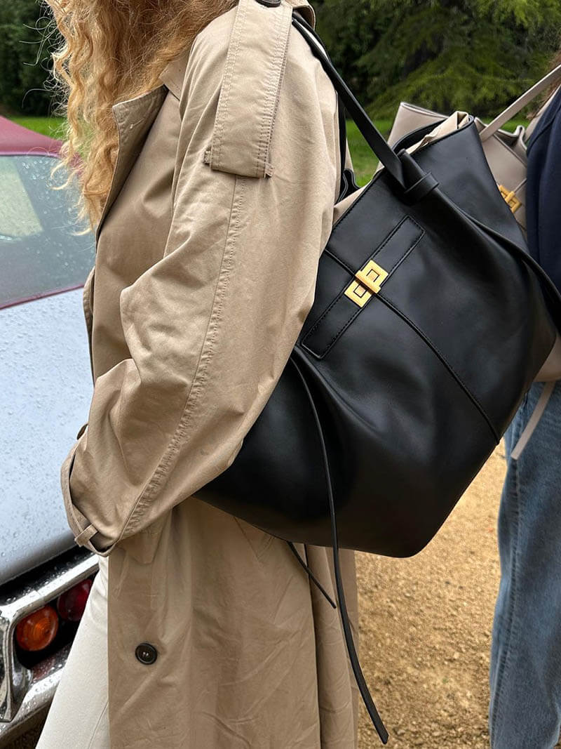 Classic Shopper Bag black image 2 #color_black
