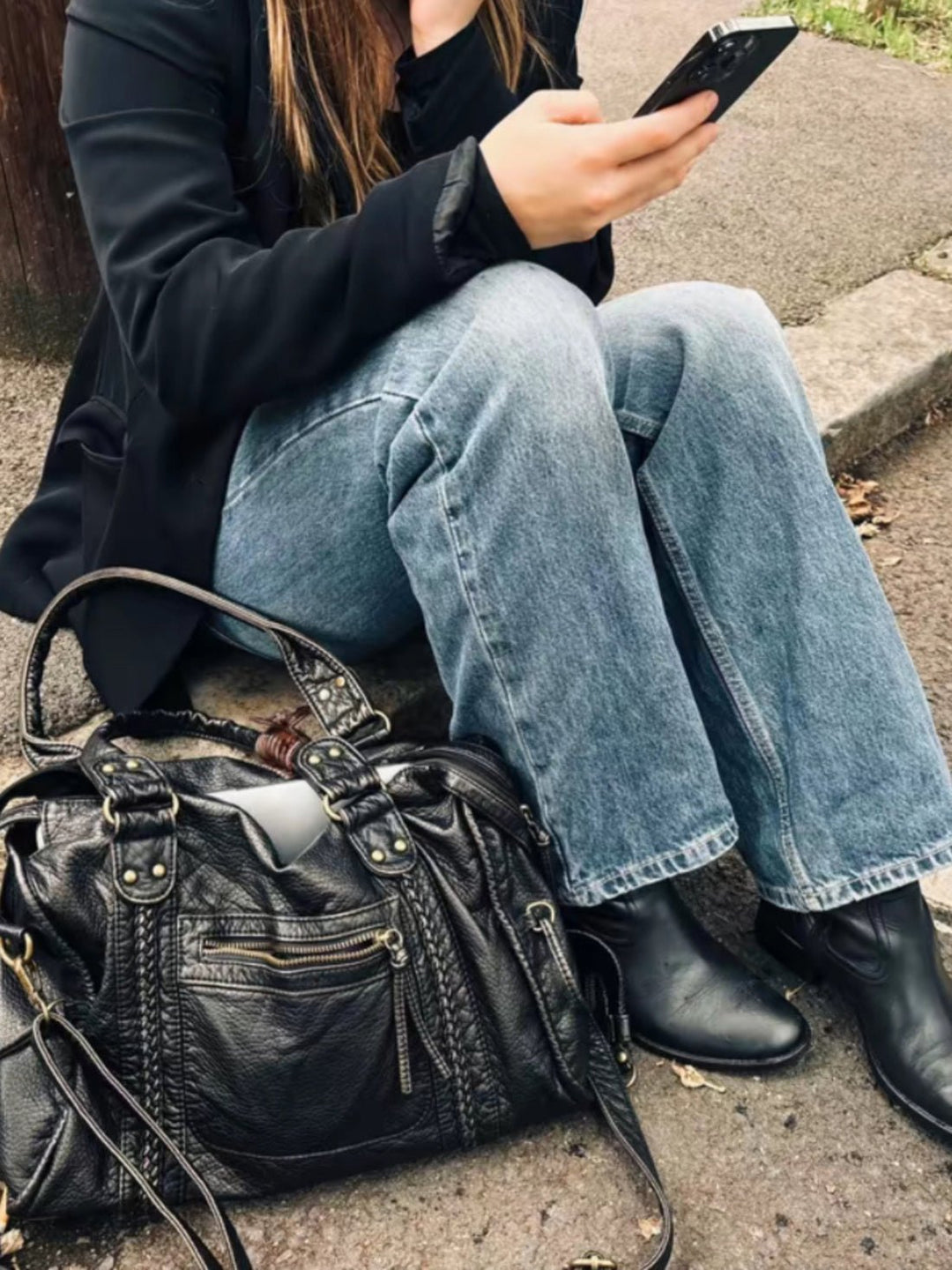 Classic Shoulder Bag black image 7 