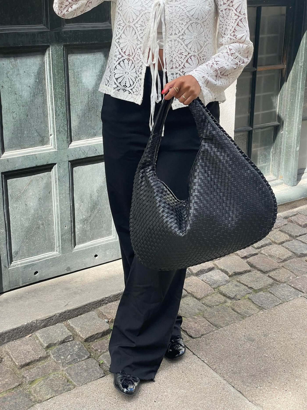 Oversized Woven Bag black image 2 