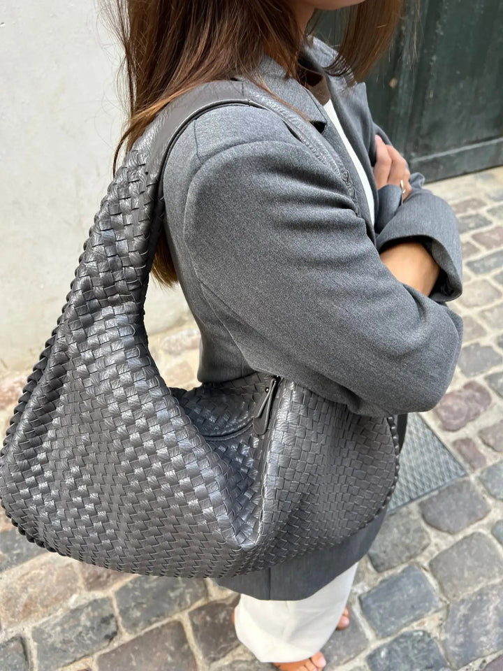 Oversized Woven Bag dark brown image 6 