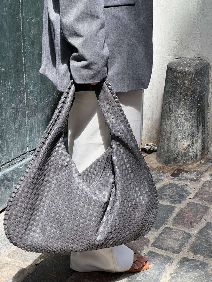 Oversized Woven Bag dark brown image 17 