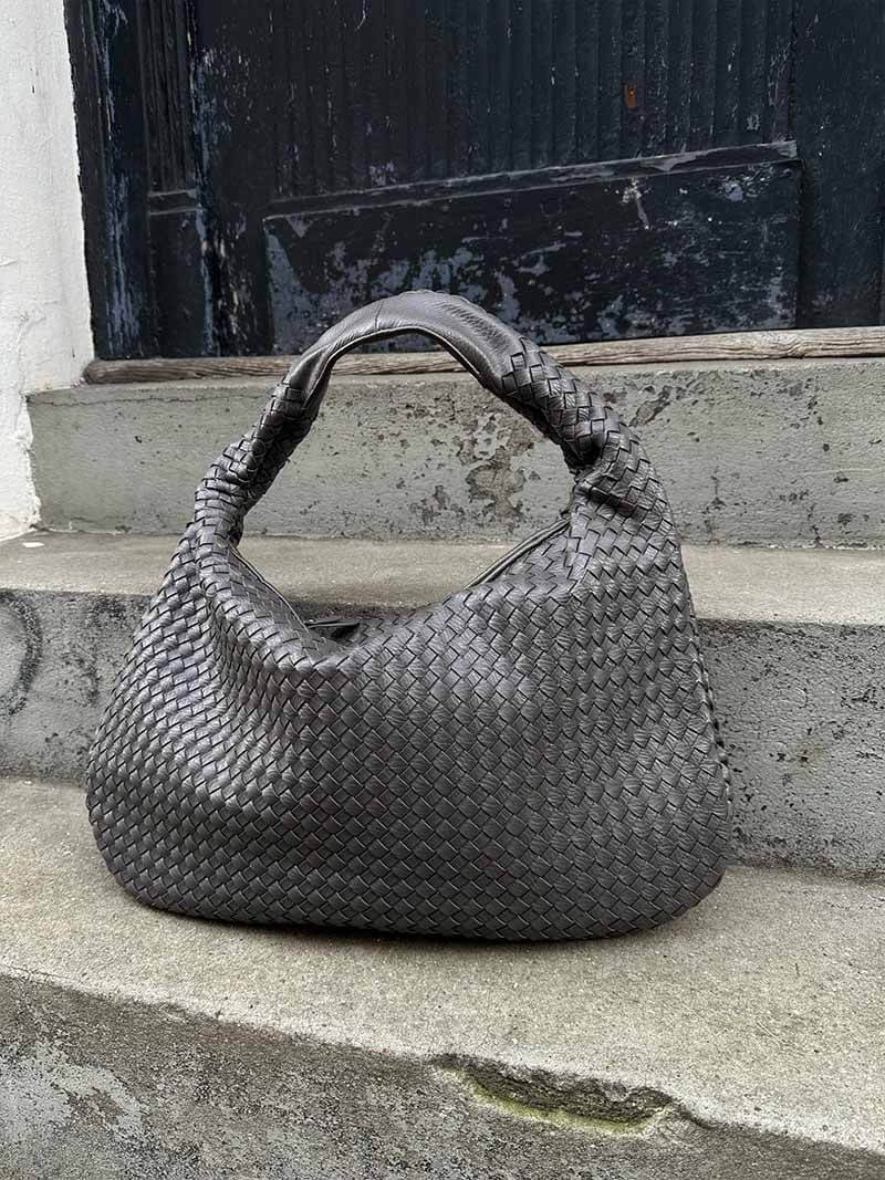 Oversized Woven Bag dark brown image 16 