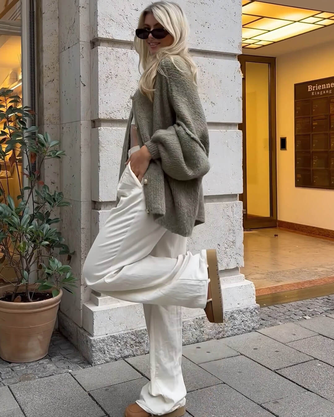 Long Cardigan army green image 3 