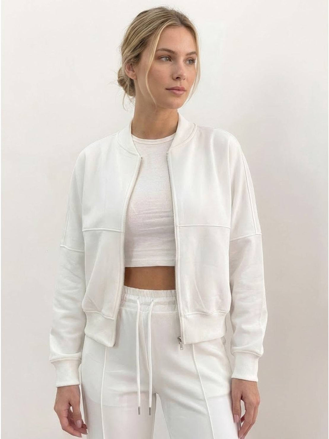 The Voyager Zip Set white image 5 
